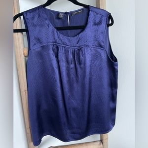 Excellent condition Context silk tank. Beautiful deep blue/purplish color.